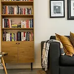 Apartment At The Decks